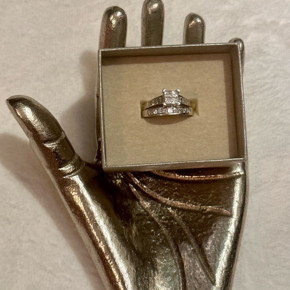 See pictures. Located in SA. SERIOUS INQUIRIES ONLY! Need gone ASAP. - Picture 2 of 7